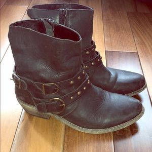 Steve Madden leather boots